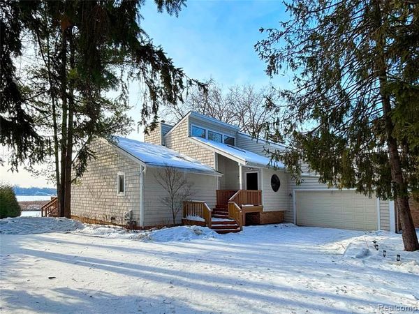 1825 Long Pointe Drive, Bloomfield Twp, MI 48302
