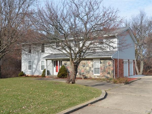 8152 Fairfield Circle, Springfield Twp, MI 48346