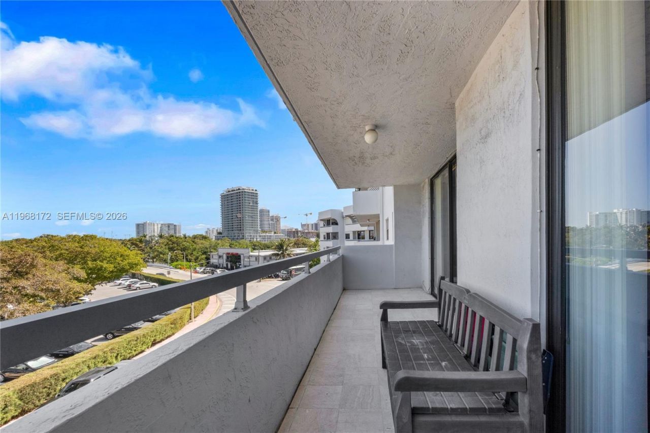 7300 Wayne Ave , Unit 405, Miami Beach, FL 33141 Photo