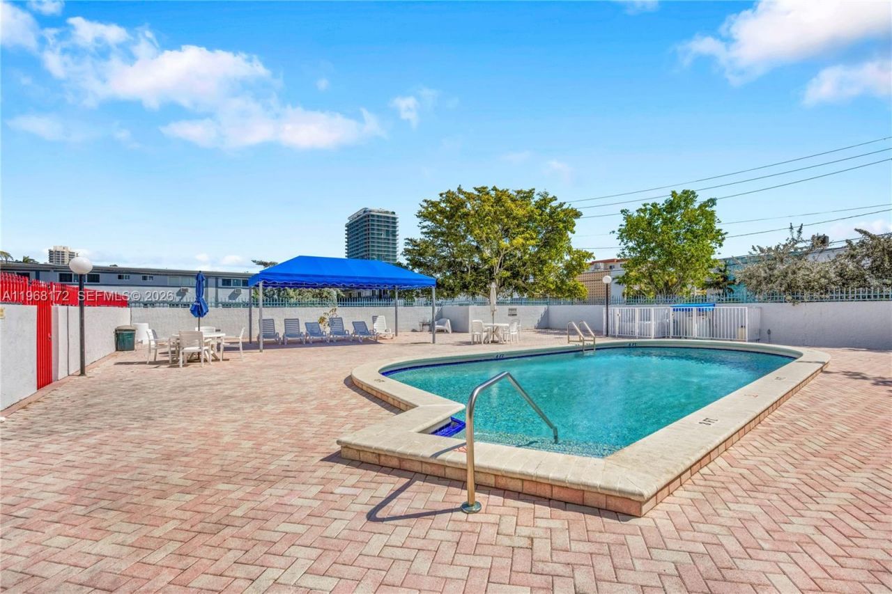 7300 Wayne Ave , Unit 405, Miami Beach, FL 33141 Photo