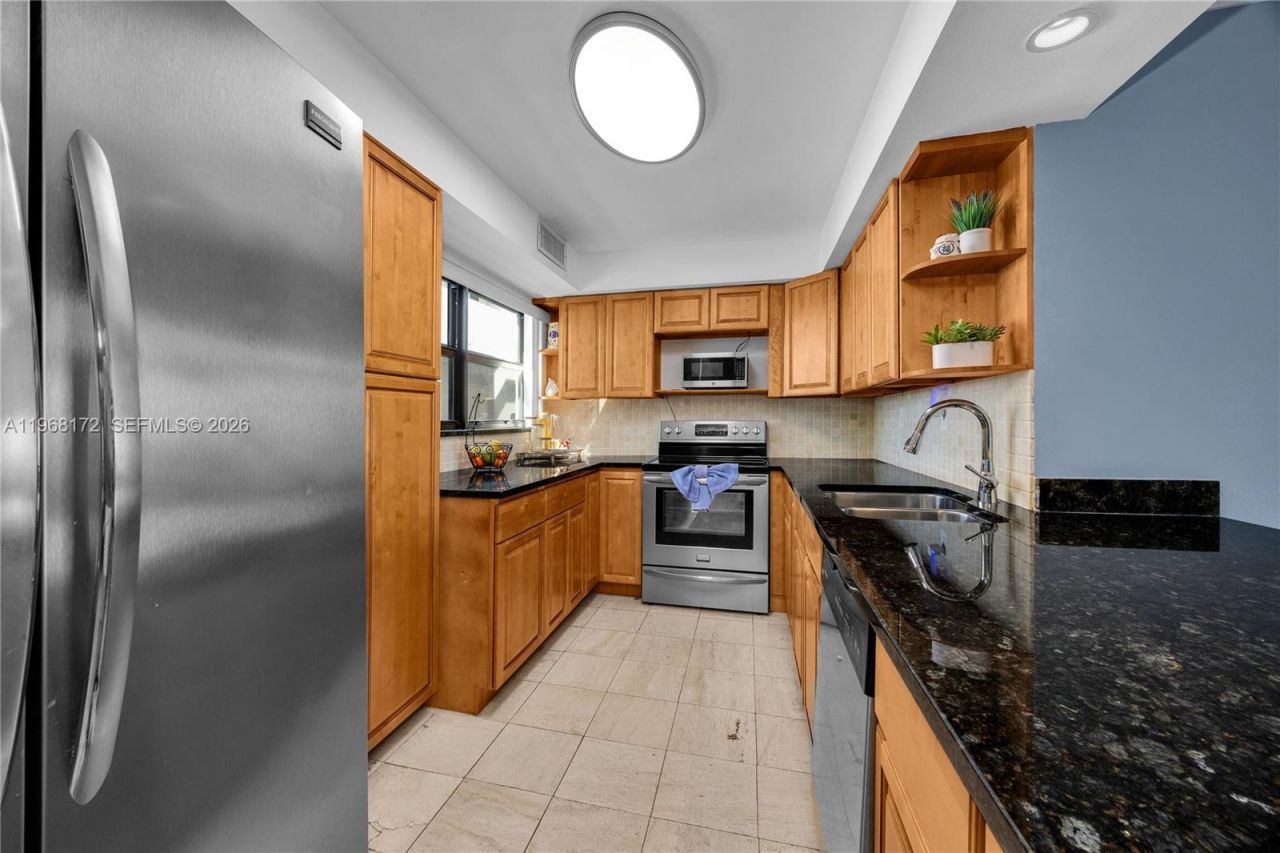 7300 Wayne Ave , Unit 405, Miami Beach, FL 33141 Photo