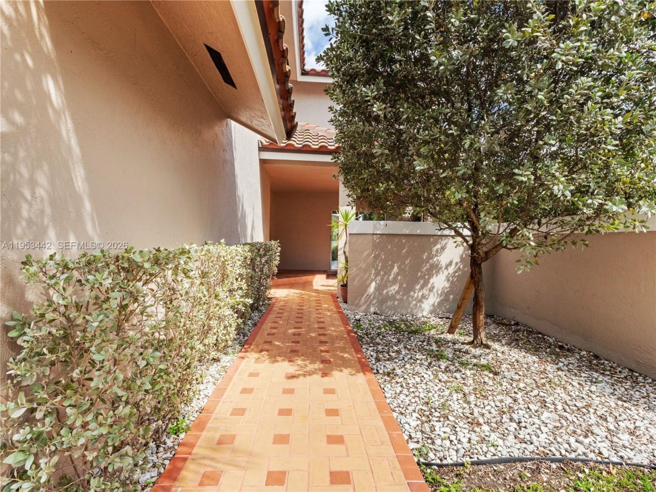 10465 NW 46th St, Doral, FL 33178 Photo