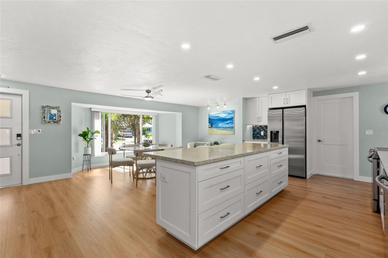 353 Avenida Leona, Sarasota, FL 34242 Photo