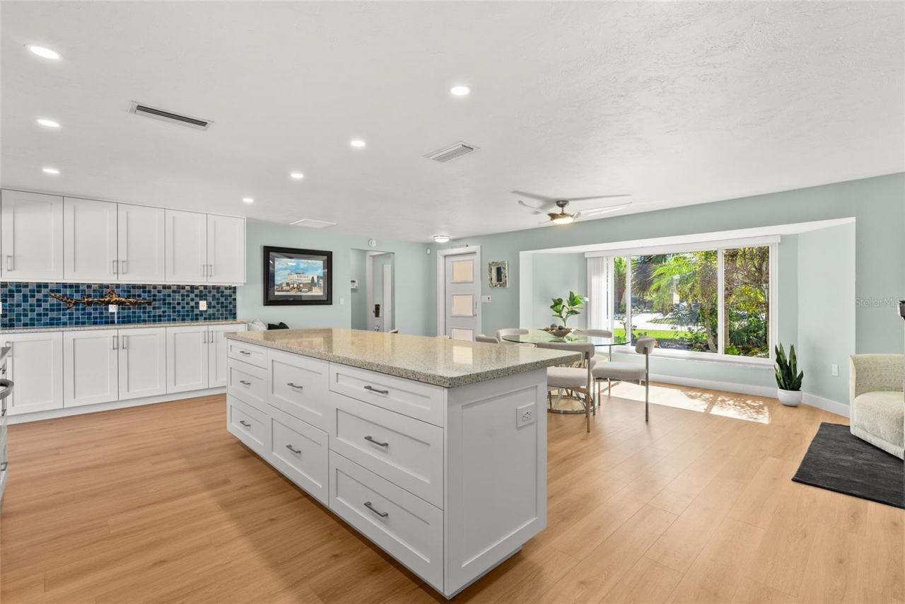 353 Avenida Leona, Sarasota, FL 34242 Photo