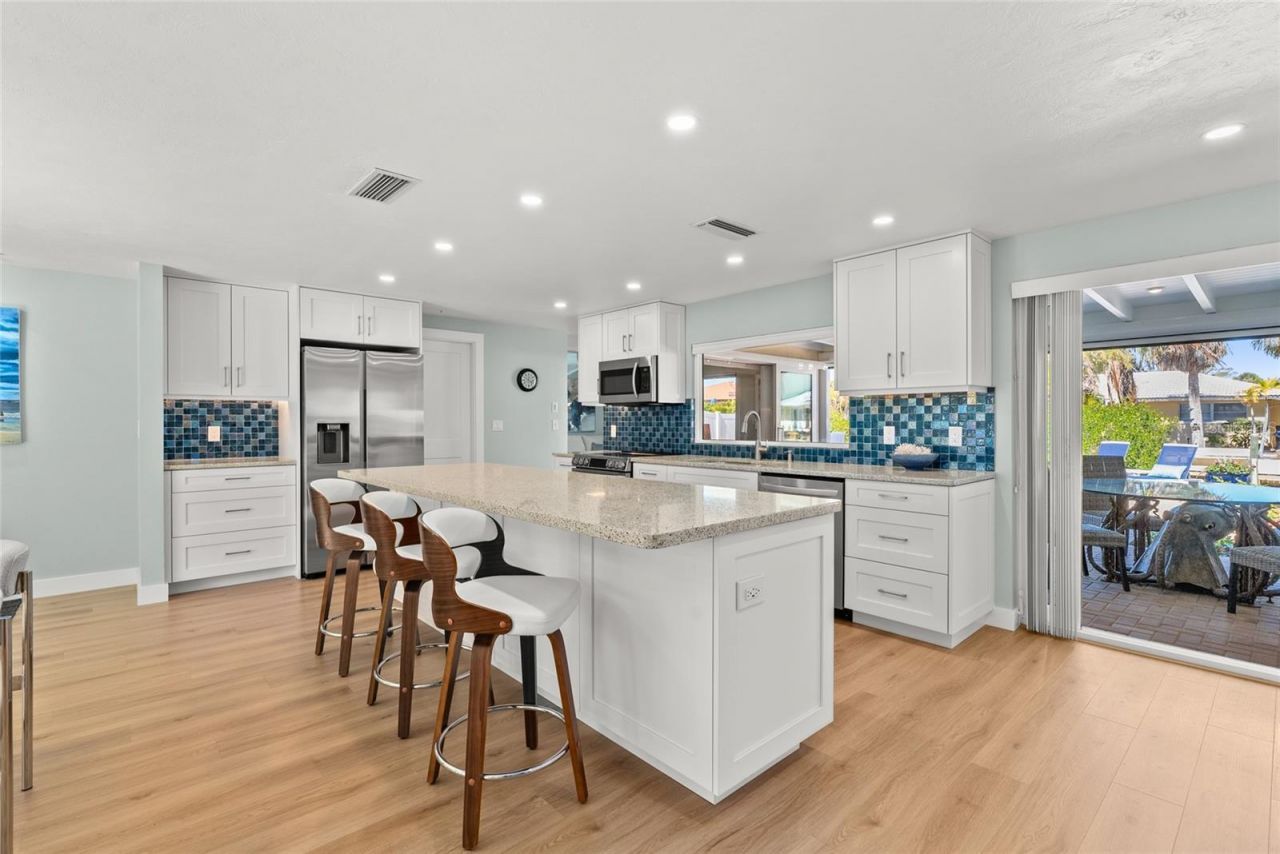 353 Avenida Leona, Sarasota, FL 34242 Photo