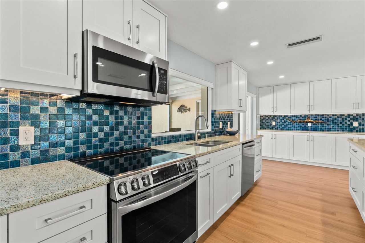 353 Avenida Leona, Sarasota, FL 34242 Photo