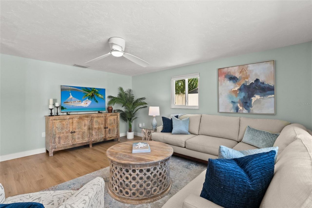 353 Avenida Leona, Sarasota, FL 34242 Photo