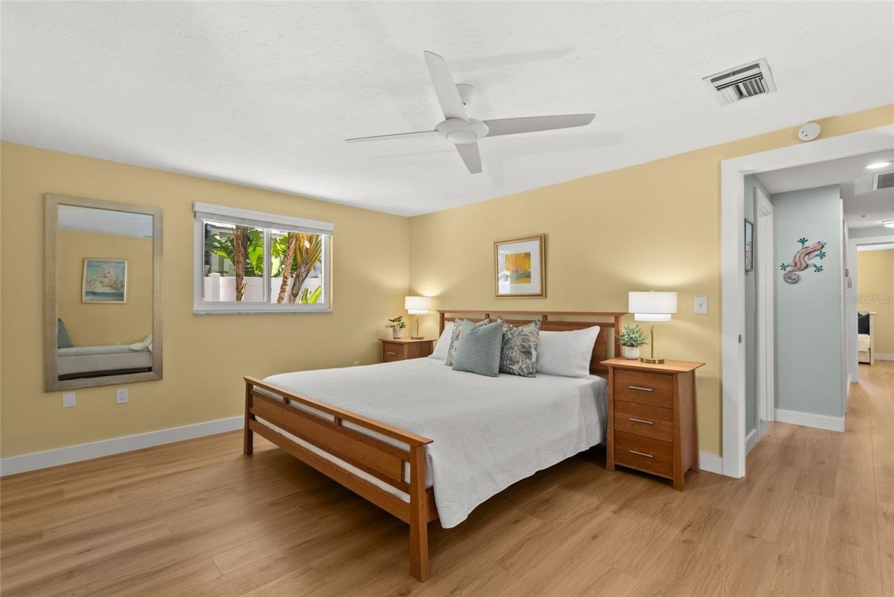 353 Avenida Leona, Sarasota, FL 34242 Photo