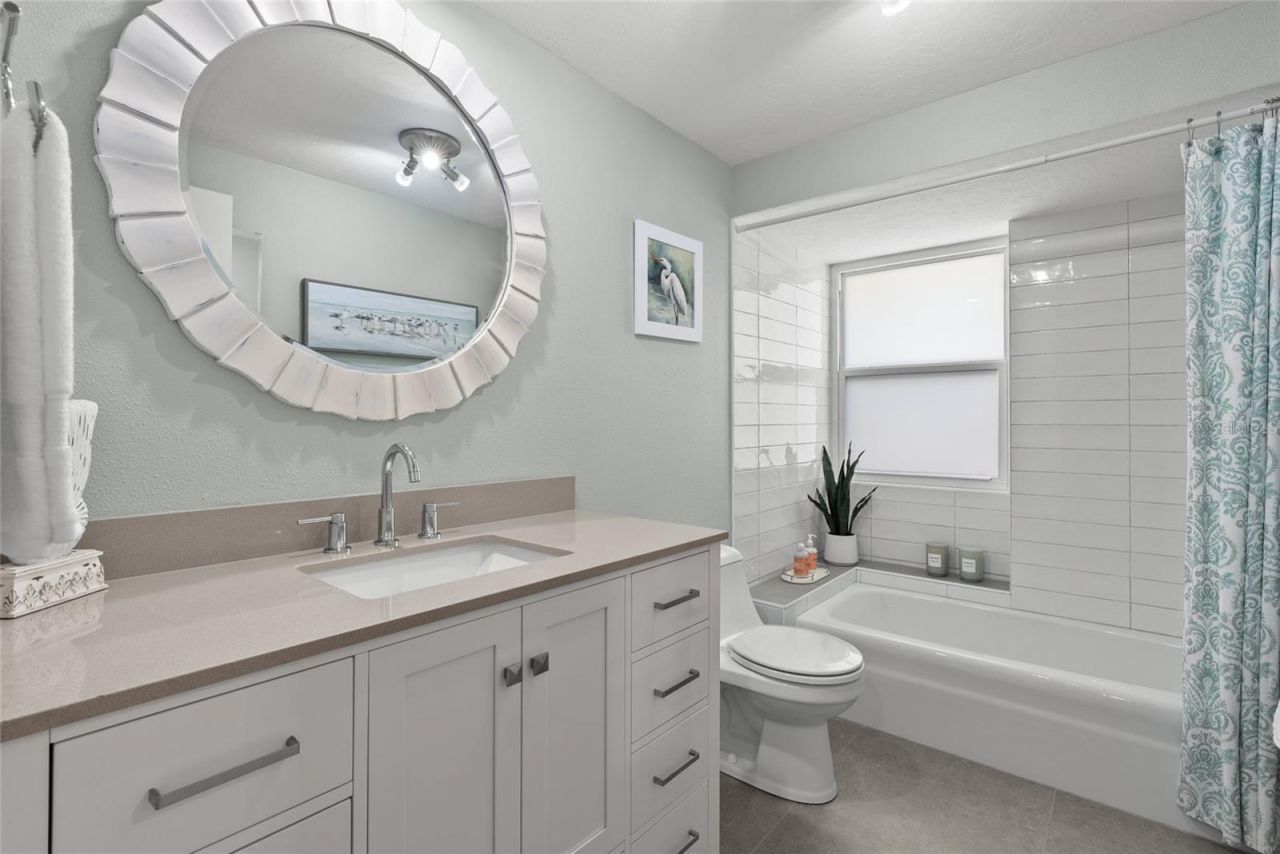 353 Avenida Leona, Sarasota, FL 34242 Photo