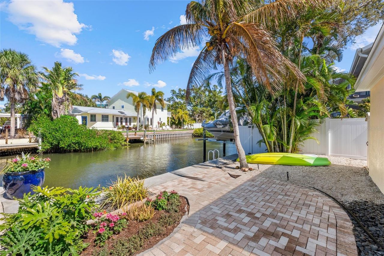 353 Avenida Leona, Sarasota, FL 34242 Photo