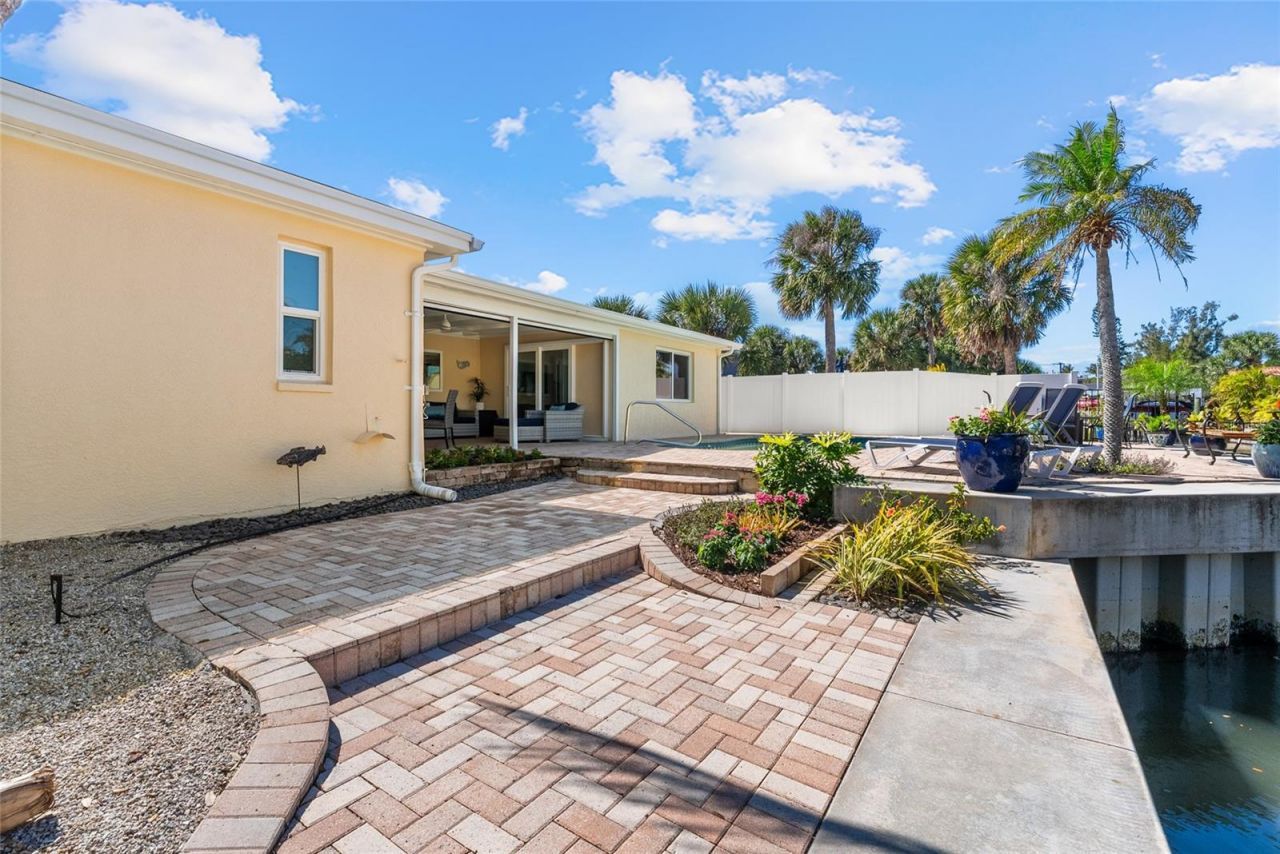 353 Avenida Leona, Sarasota, FL 34242 Photo