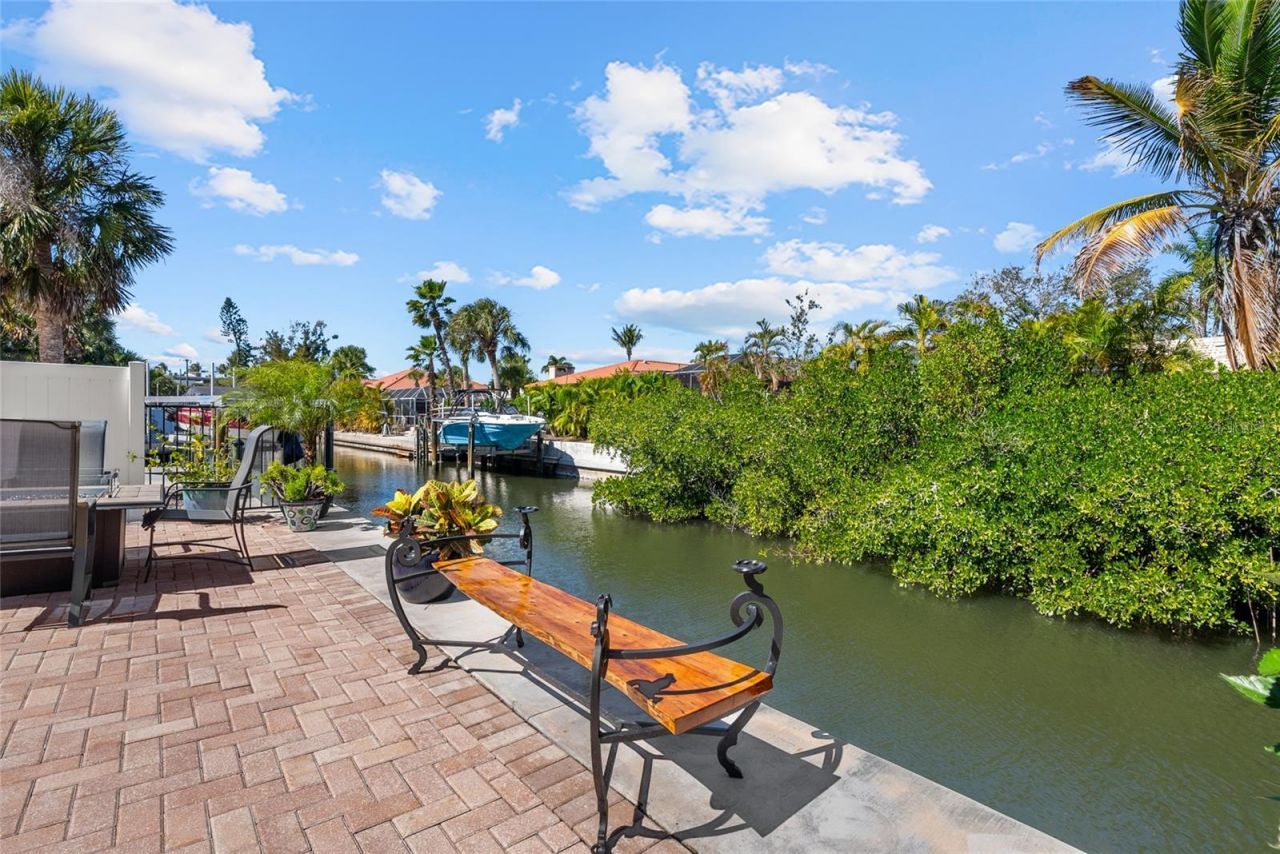 353 Avenida Leona, Sarasota, FL 34242 Photo