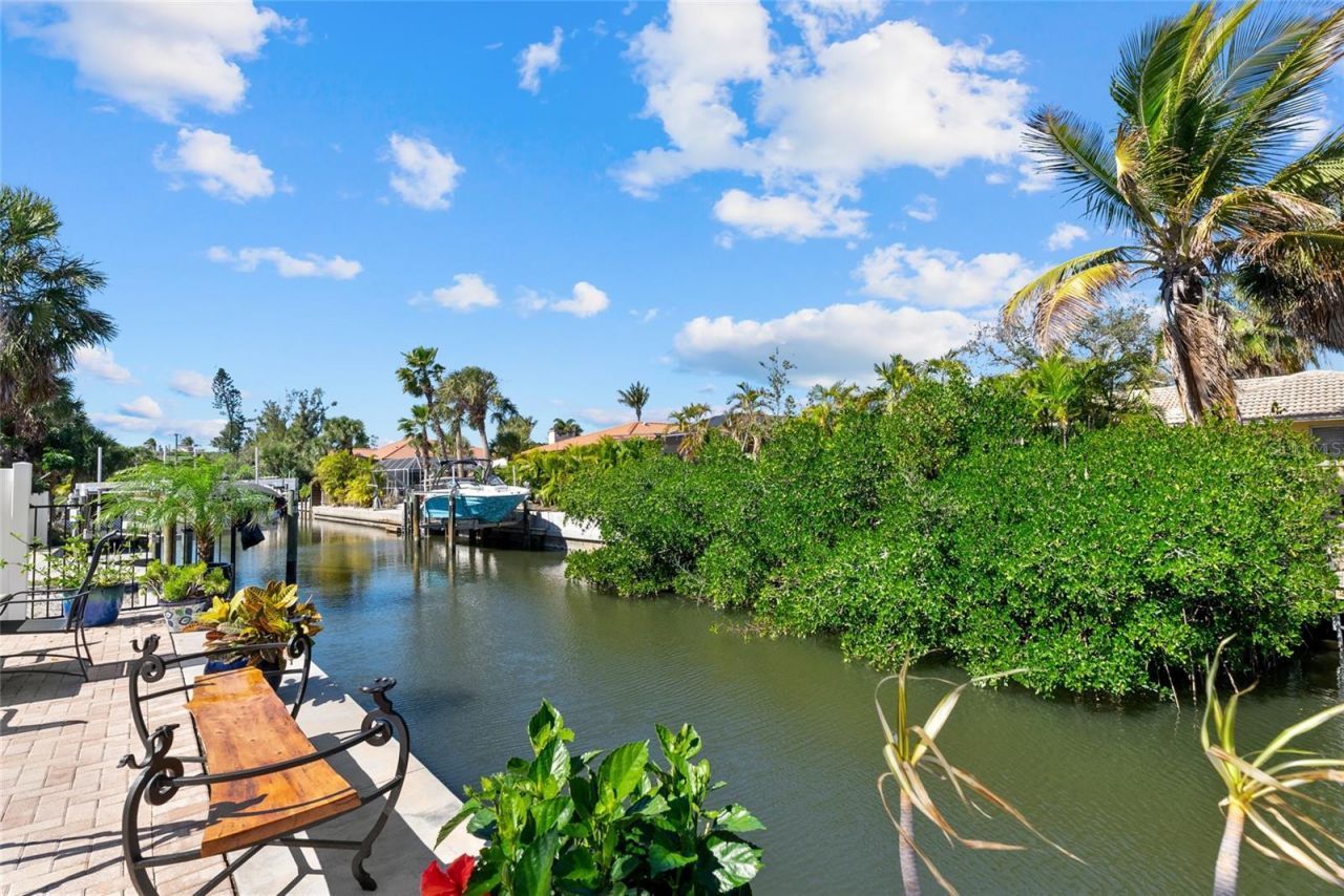 353 Avenida Leona, Sarasota, FL 34242 Photo