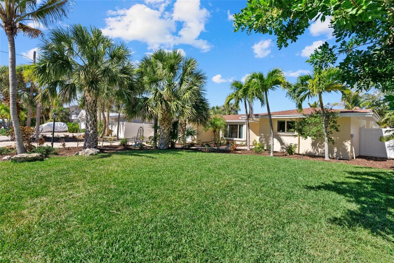 353 Avenida Leona, Sarasota, FL 34242 Photo