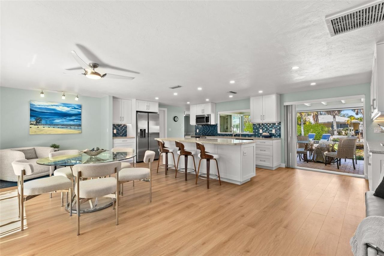 353 Avenida Leona, Sarasota, FL 34242 Photo