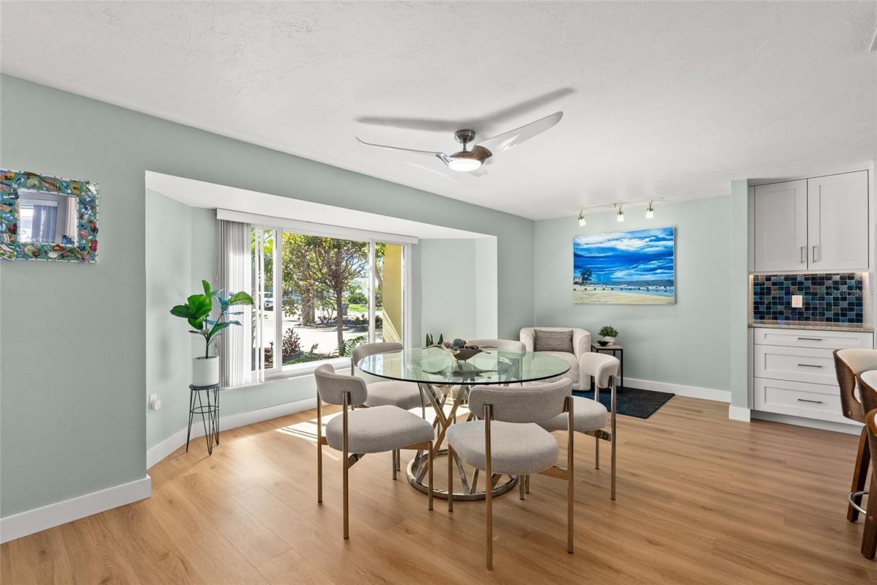 353 Avenida Leona, Sarasota, FL 34242 Photo