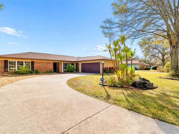 3106 LAKE ELLEN DRIVE, TAMPA, FL 33618