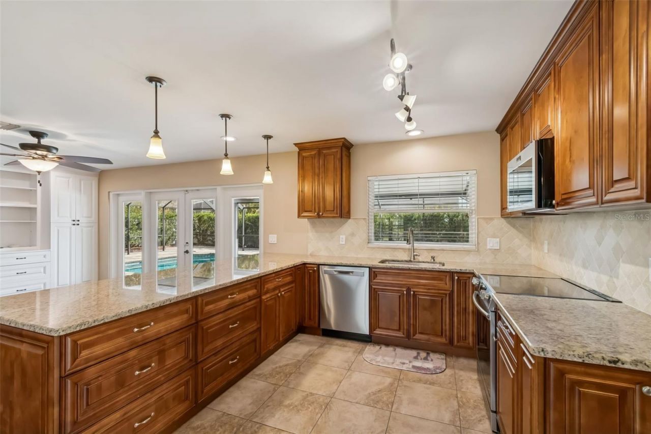 3106 Lake Ellen Drive, Tampa, FL 33618 Photo