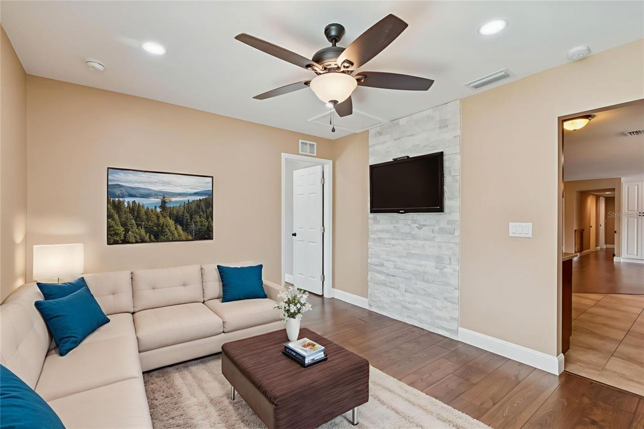 3106 Lake Ellen Drive, Tampa, FL 33618 Photo
