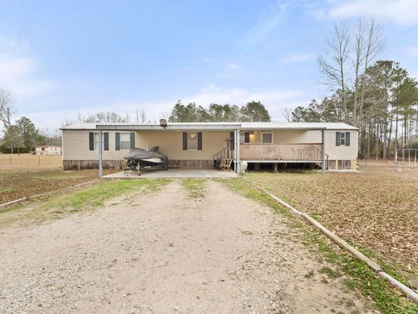 335 Ebbie Perkins , DeRidder, LA 70634