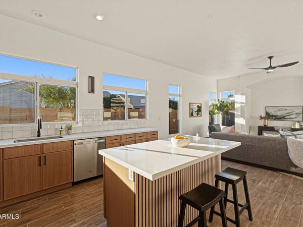 342 W EL FREDA Road, Tempe, AZ 85284