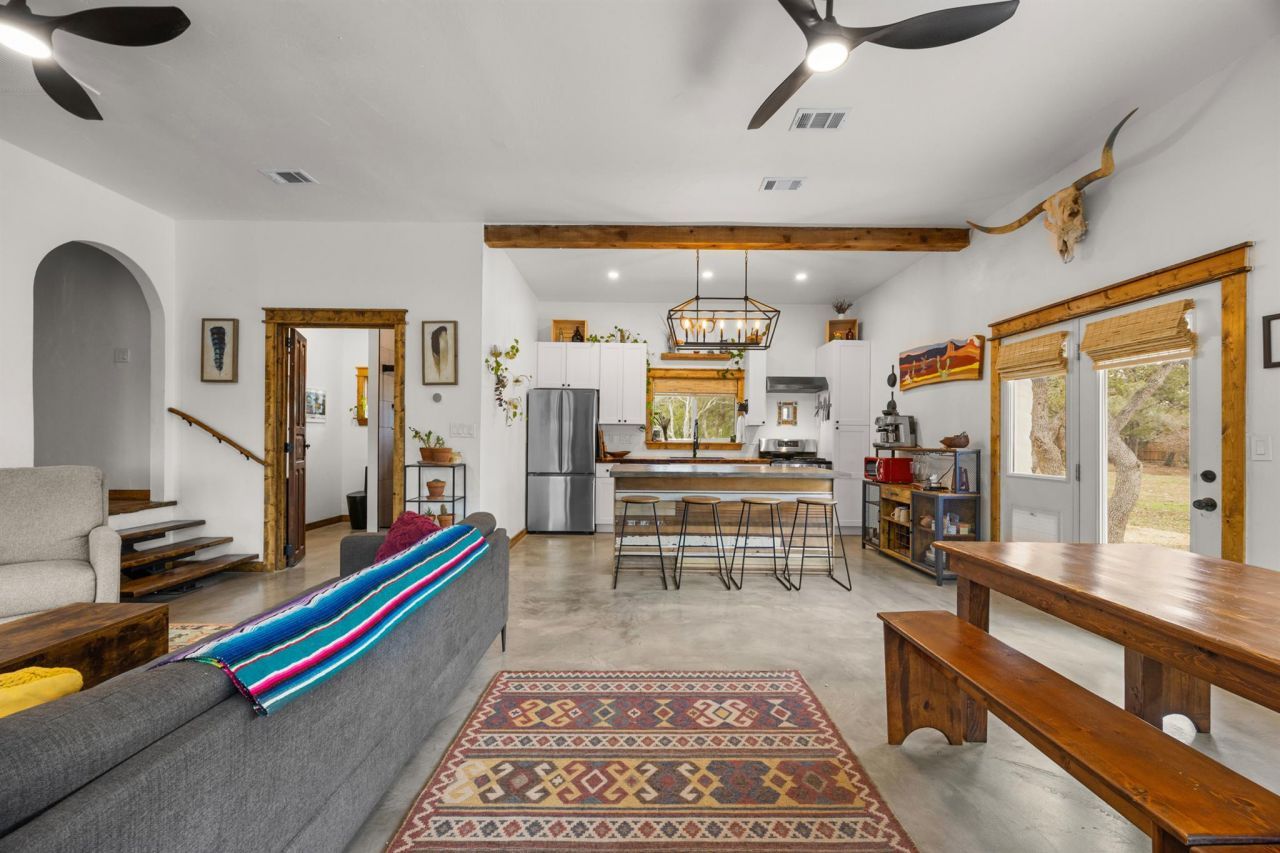 107 S Rainbow Ranch Rd, Wimberley, TX 78676 Main Photo
