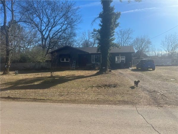 100 E Grove Street, Magazine, AR 72943