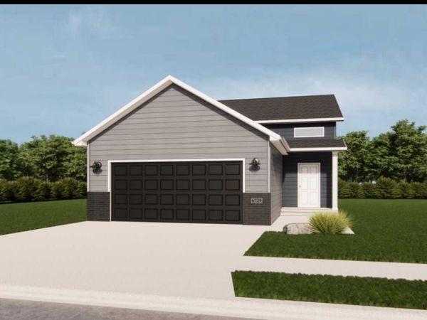 6729 S 32nd St, Fargo, ND 58104
