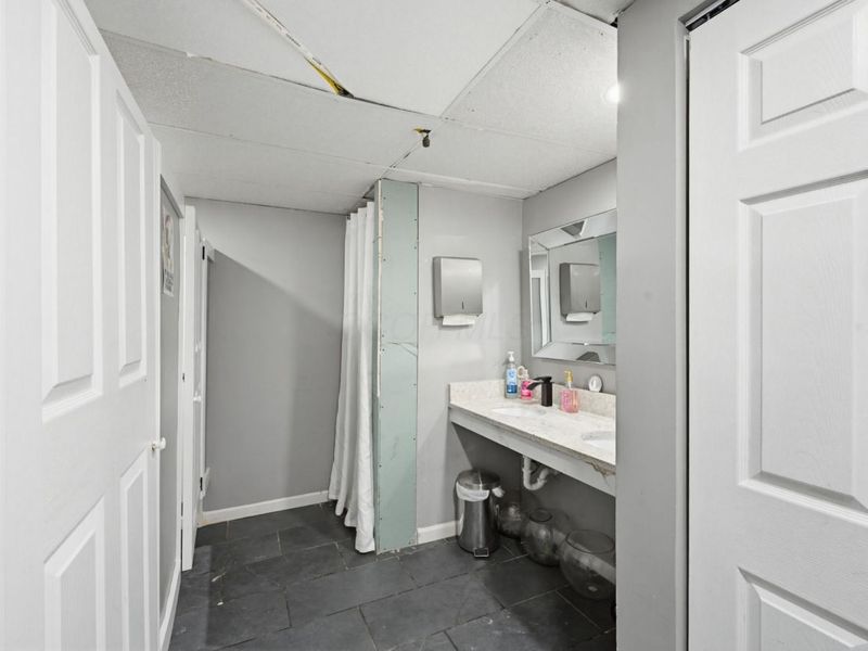 2060 Brentnell Avenue , Columbus, OH 43219 Photo 23