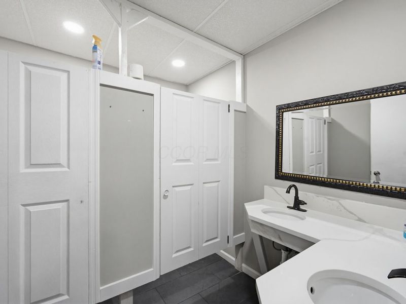 2060 Brentnell Avenue , Columbus, OH 43219 Photo 25