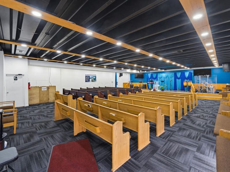 2060 Brentnell Avenue , Columbus, OH 43219 Photo 4