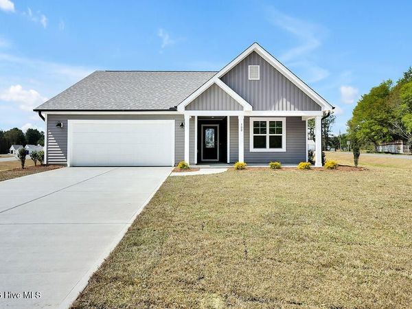 100 Eddie Drive, Burgaw, NC 28425
