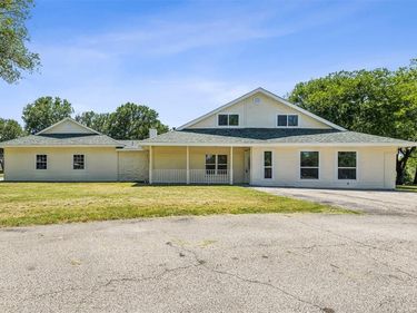 549 W Paloma Court, Fort Worth, TX 76108