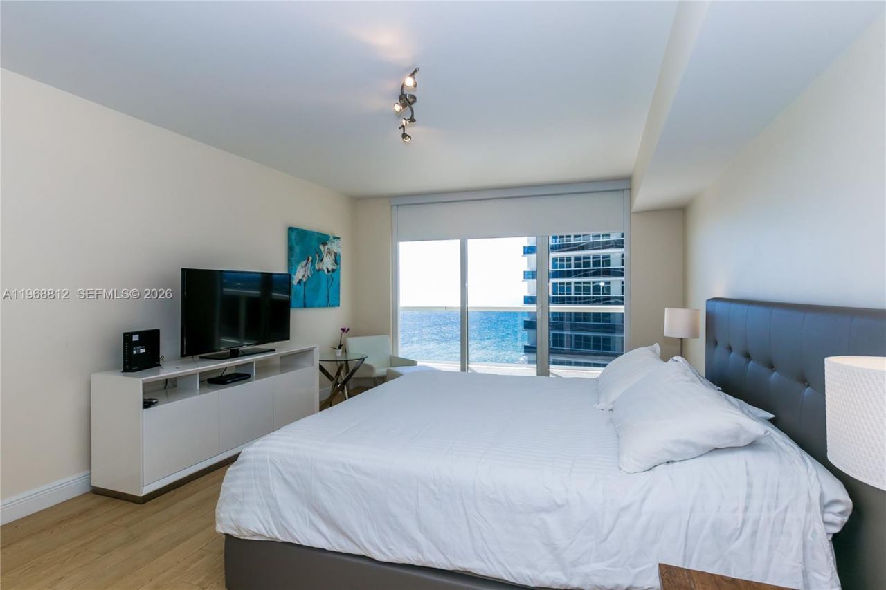 1830 S Ocean Dr, Unit 3906, Hallandale Beach, FL 33009 Photo