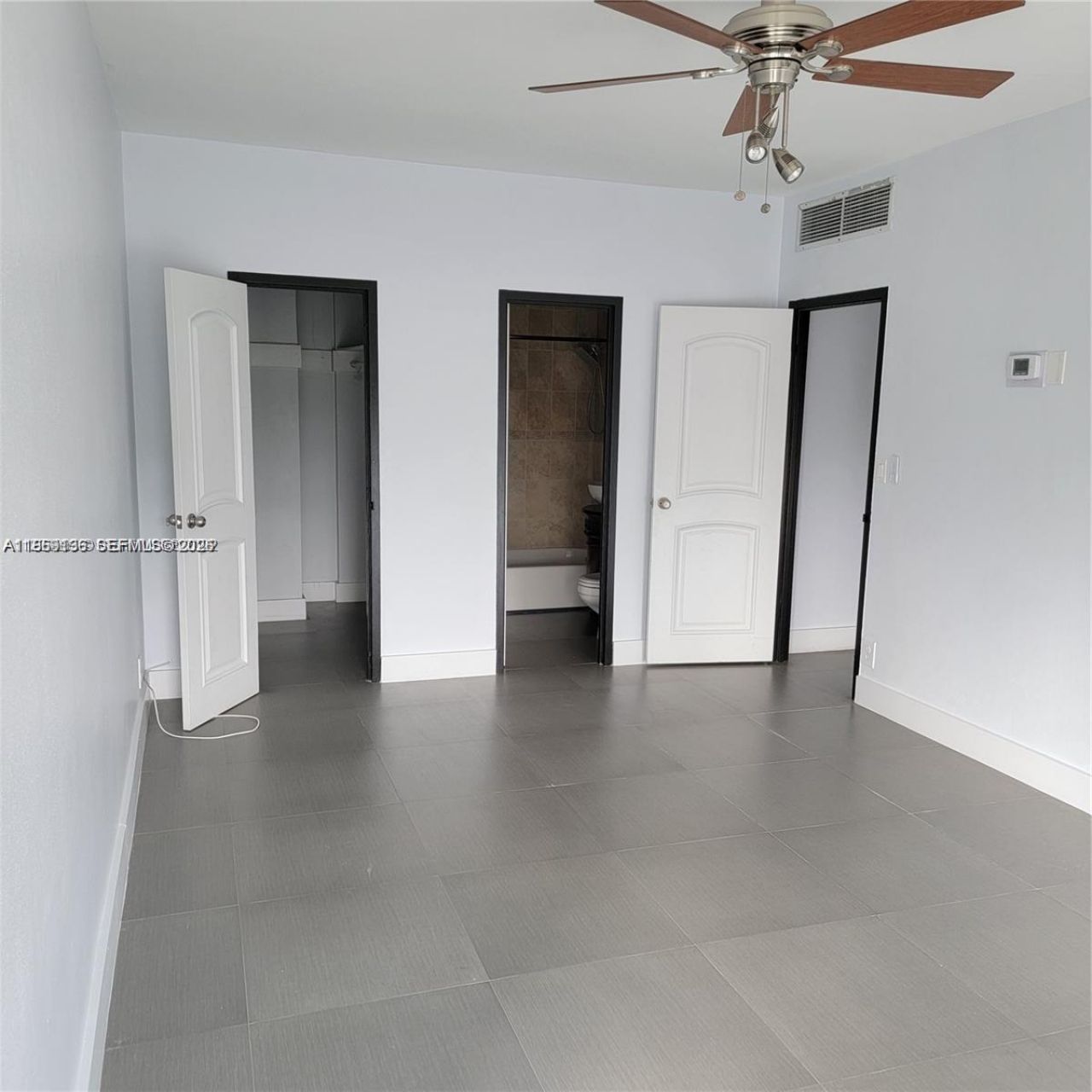 880 NE 69th St, Unit 4L, Miami, FL 33138 Photo