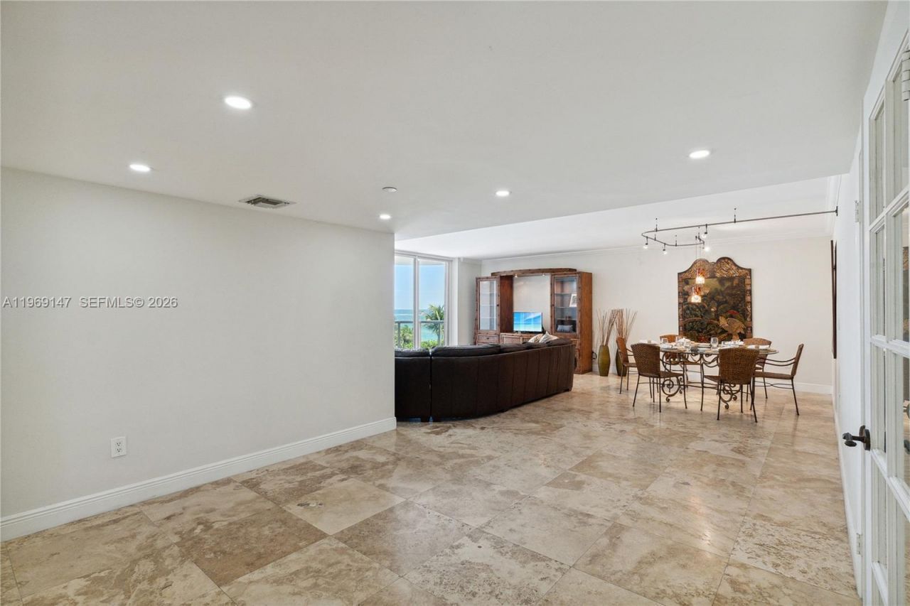 8855 Collins Ave, Unit 4B, Surfside, FL 33154 Photo