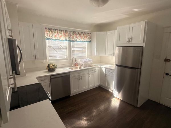 61 Violet Avenue, Poughkeepsie, NY 12601