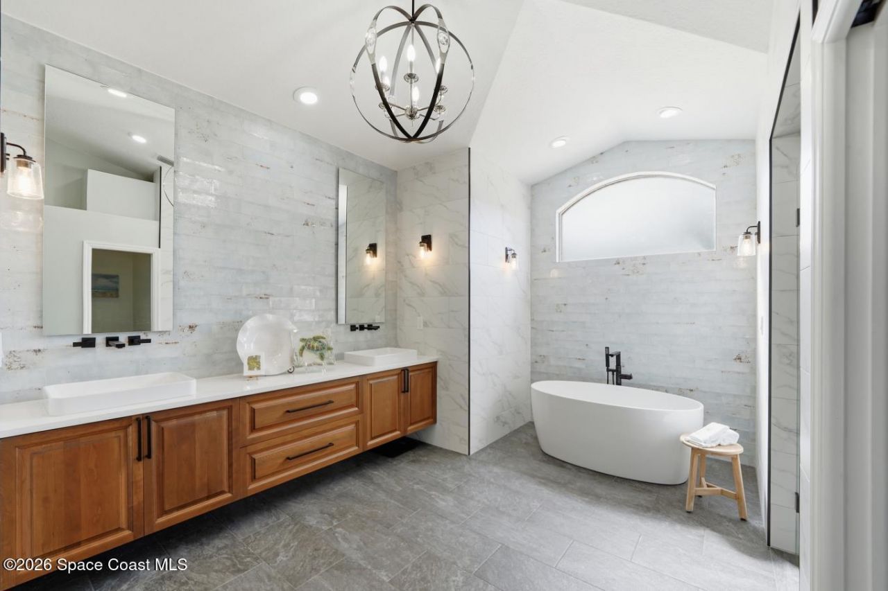 1870 Cypress Lake Drive, Grant-valkaria, FL 32949 Photo