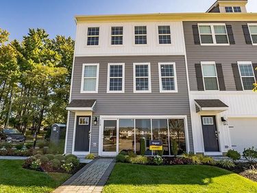 1082 MEADOWLARK DRIVE, FOGELSVILLE, PA 18051