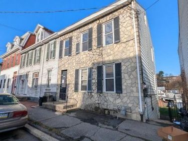 1614 W MARKET STREET, POTTSVILLE, PA 17901