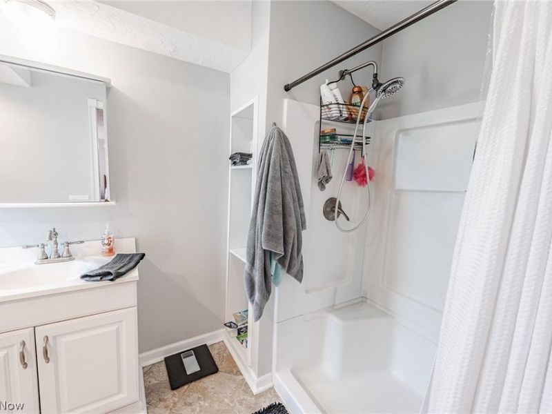 920 Howard Street, Elyria, OH 44035 Photo 14