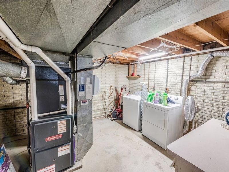 920 Howard Street, Elyria, OH 44035 Photo 19