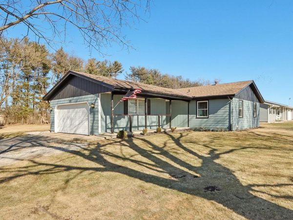 222 Thistledown Lane, Walworth, WI 53184