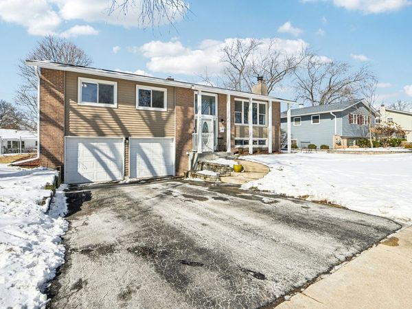 6826 Church Court, Woodridge, IL 60517