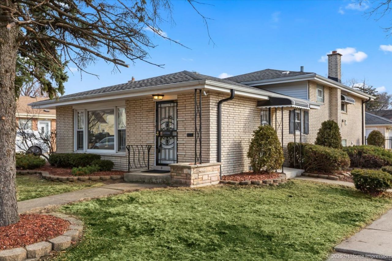 8855 S Richmond Avenue, Evergreen Park, IL 60805 Main Photo