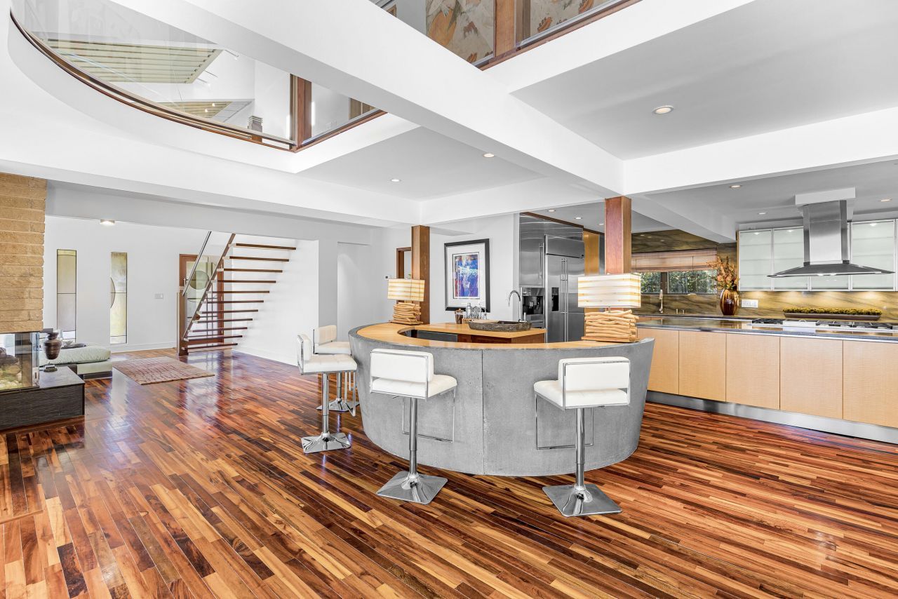 901 Red Coat Run Photo 24