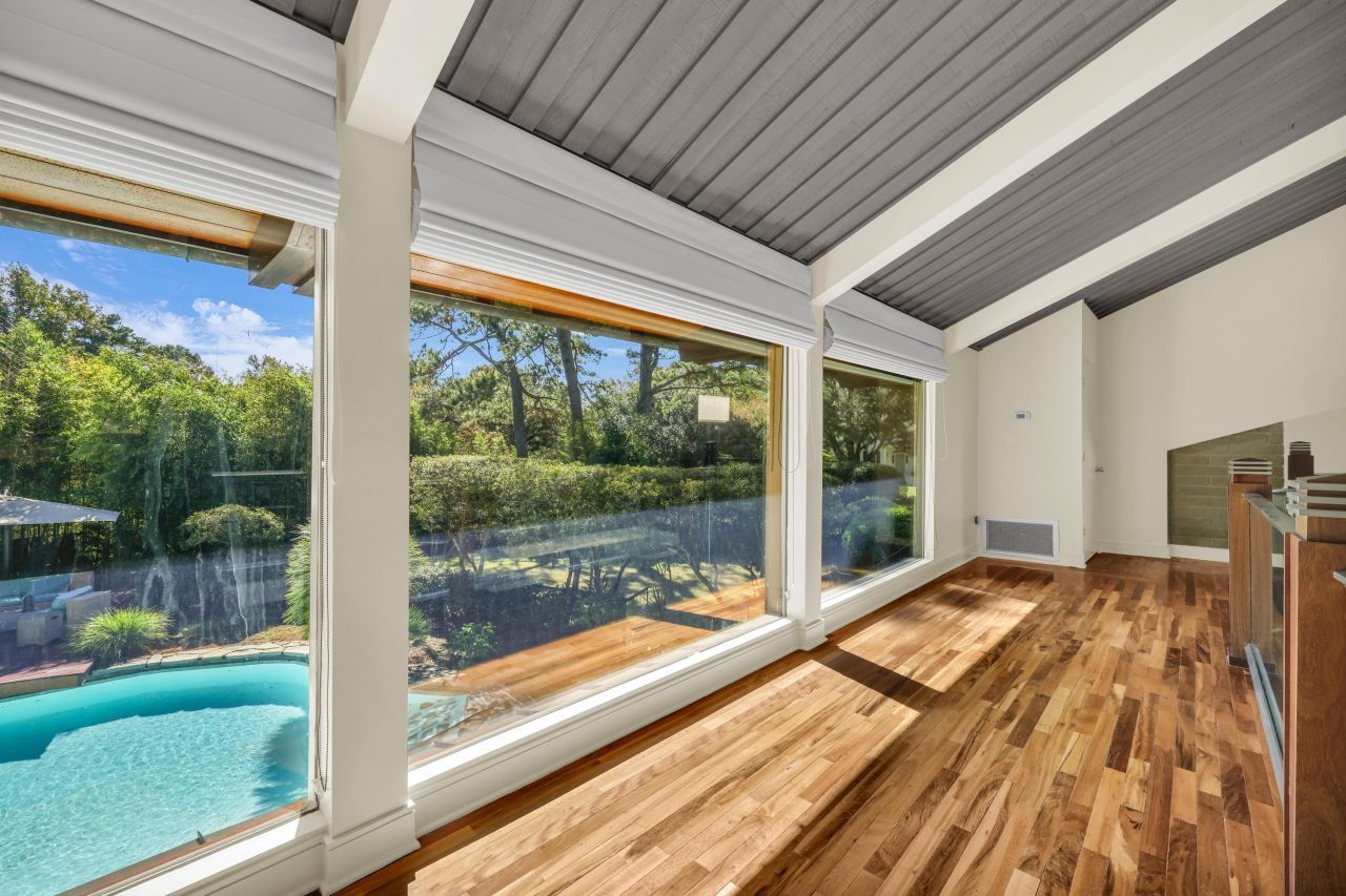 901 Red Coat Run Photo 40