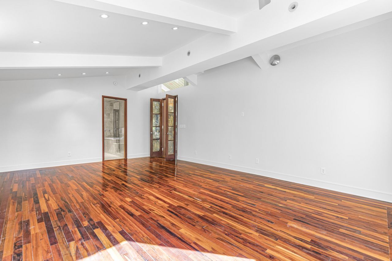 901 Red Coat Run Photo 46