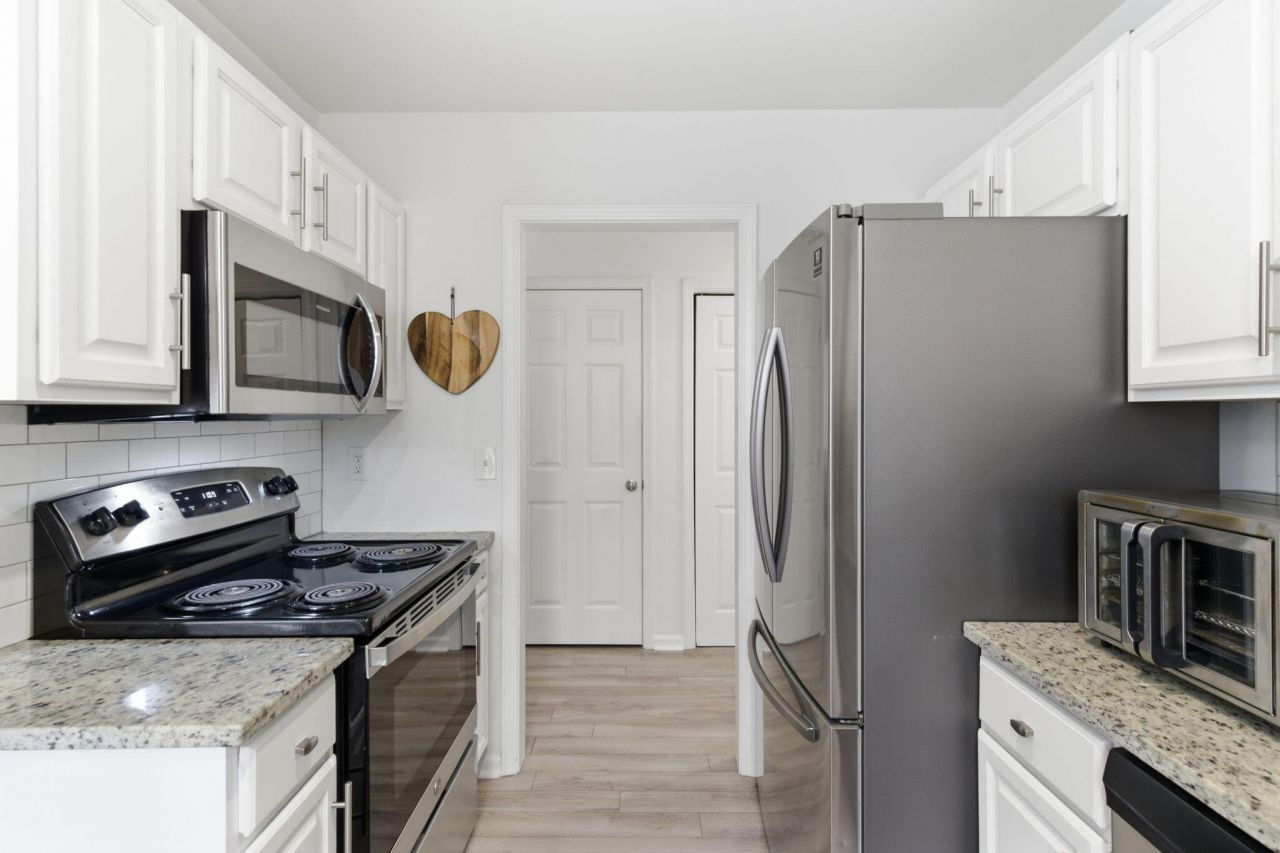 4875 Carnoustie Court Photo 9