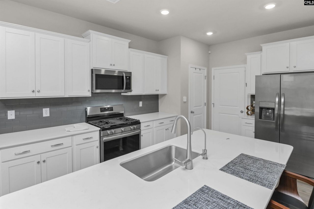 545 Richmond Road Photo 10